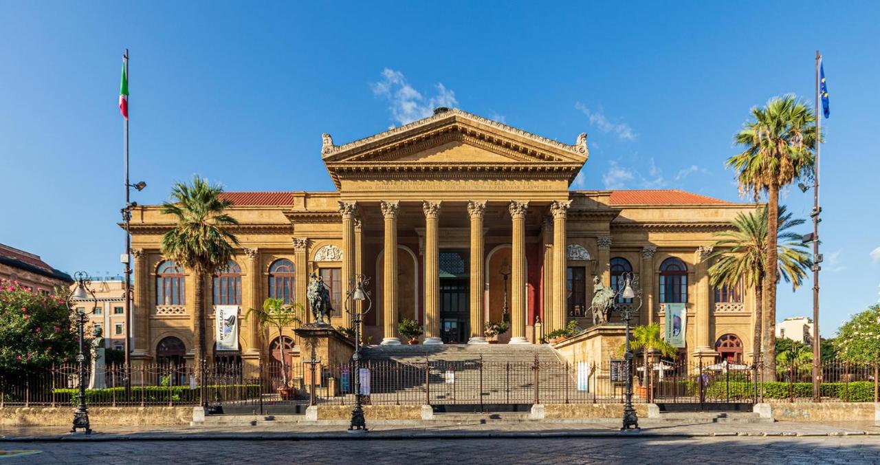 Holiday Palermo Exterior photo